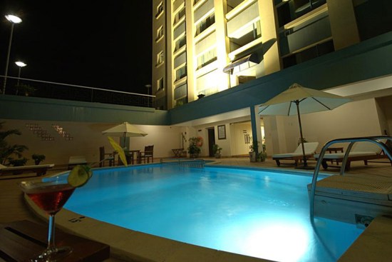 Bể bơi khách sạn Mirthrin Quảng Ninh